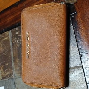 Michael kors wallet